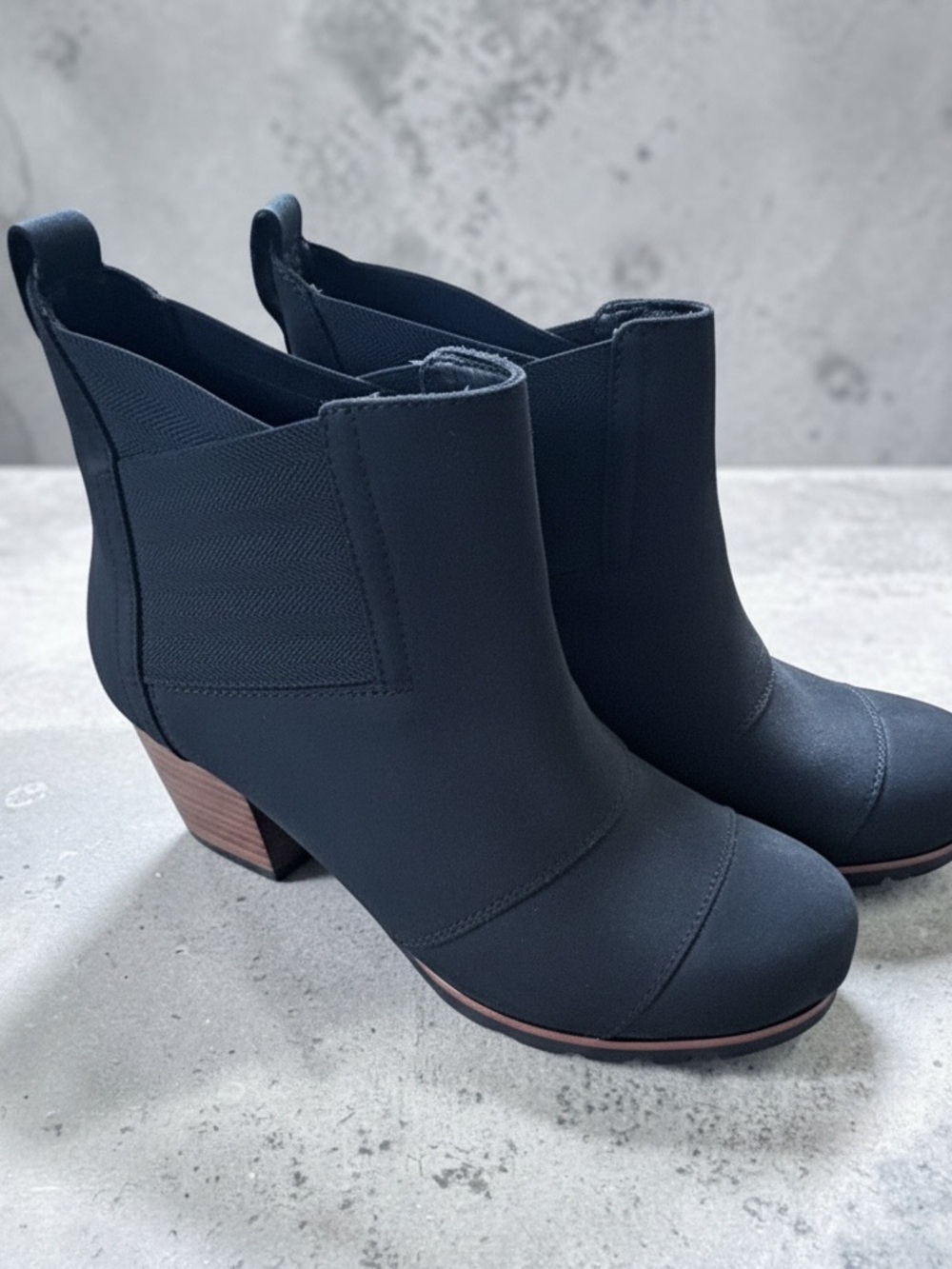 Sorel Black Women's Ankle Booties with Stacked Heel